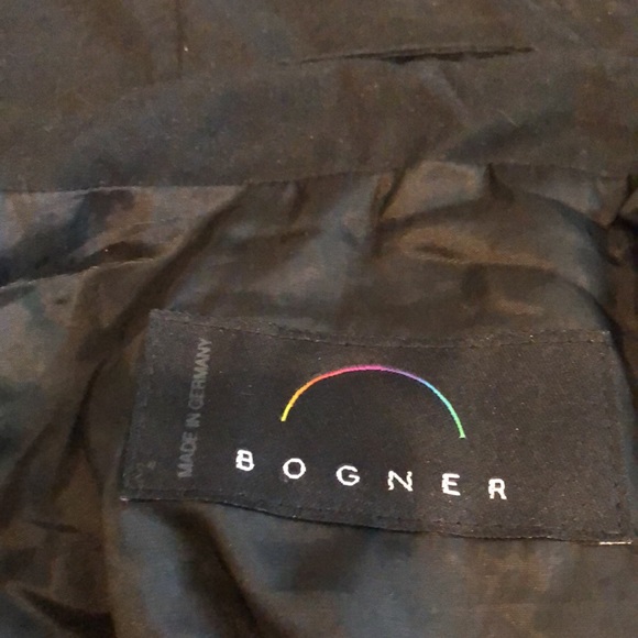 🎿Bogner black ski jacket. Two way front zipper. Removable fur collar. Classic⛷ - Picture 4 of 10